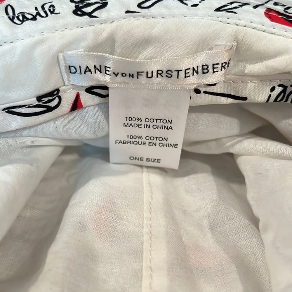 Diane Von Furstenberg hat - Picture 3 of 3